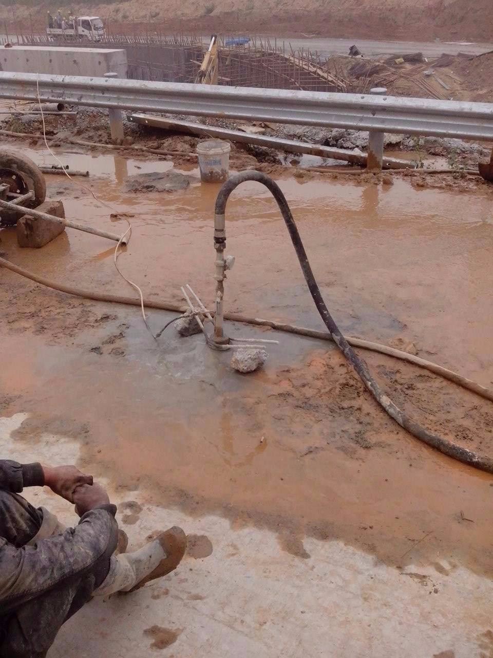 东乡路基压密注浆